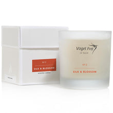 Lade das Bild in den Galerie-Viewer, Vogel Frei Glass Candle - Duftglas - in 14 Düften 55h